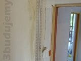 narożniki aluminiowe na rogi obok ościeżnic