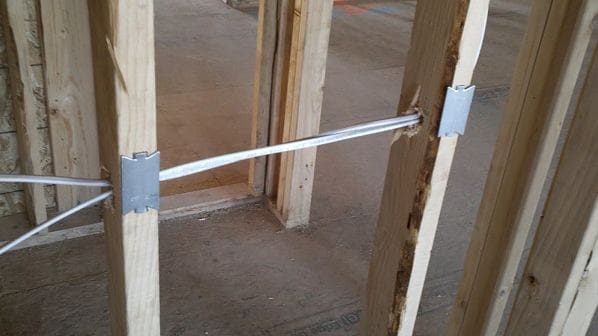 instalacja elektryczna w drewnie