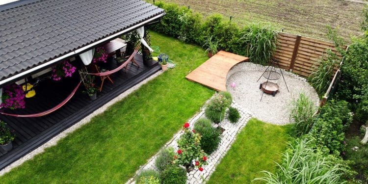 strefa relaksu w ogrodzie