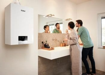 Kocioł kondensacyjny Vaillant ecoTEC plus VC zastosowany w łazience