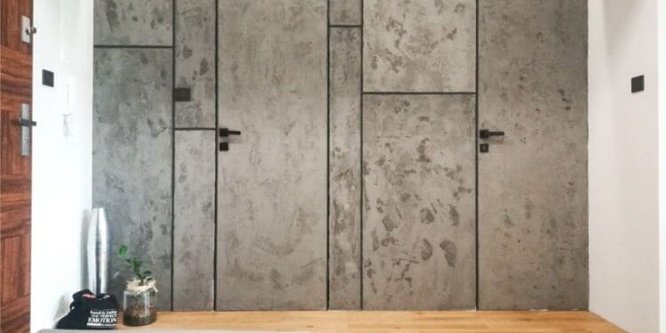 Drzwi w kolorze betonu
