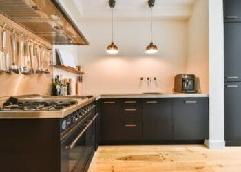 kuchnia bez górnych szafek