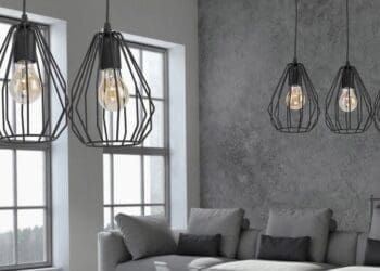 żyrandol niekoniecznie na środku sufitu