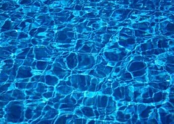 Pompa dozująca do basenu – kontrola nad chemią