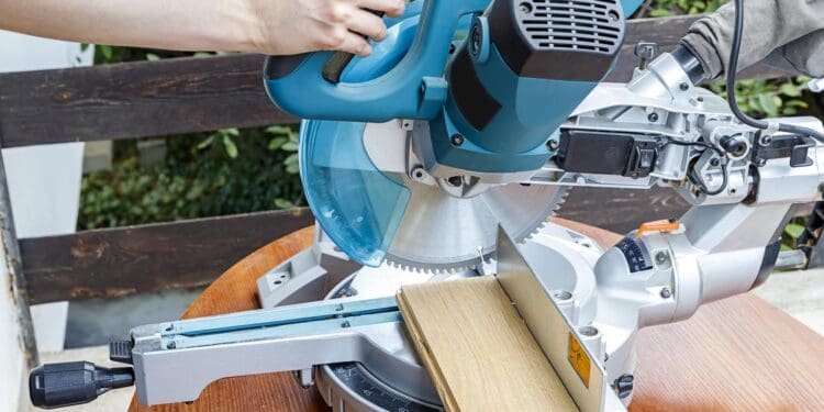 Piła ukośnica — kiedy jest niezbędna?