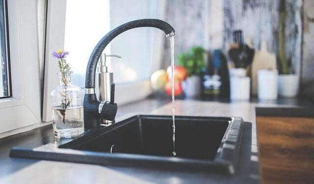 Produkcja uszczelek – co warto wiedzieć o gumowych i silikonowych?