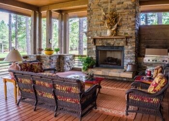 Kominek na drewno, pellet czy na etanol – co wybrać?