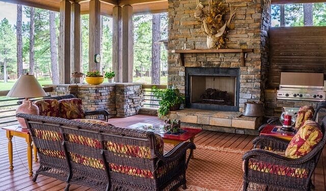 Kominek na drewno, pellet czy na etanol – co wybrać?