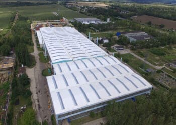Dach przemysłowy – jakie materiały i technologie są najbardziej skuteczne?