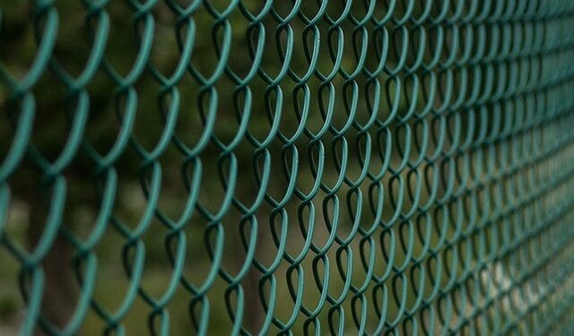 Siatki ogrodzeniowe – rodzaje i przeznaczenie