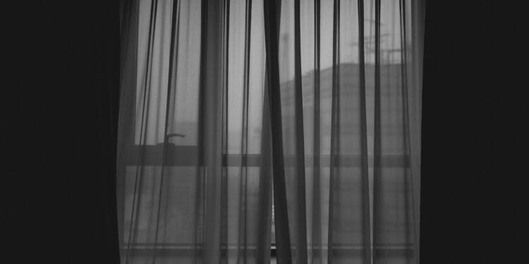 Nieestetyczny karnisz? Mamy na to kilka sposobów!