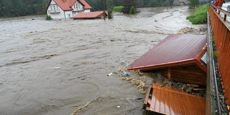 Jak skutecznie pomagać powodzianom?