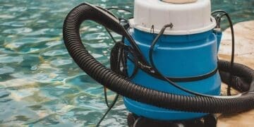 czyszczenie basenu odkurzaczem